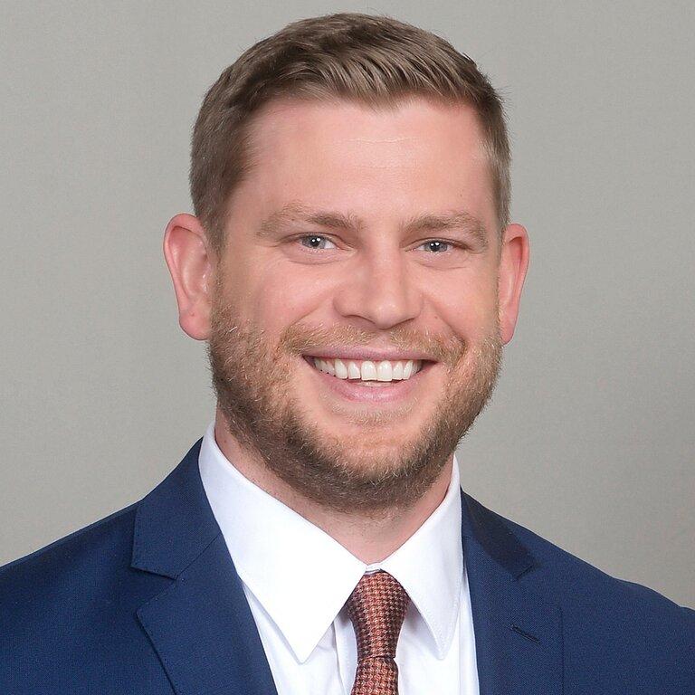 Edward Jones-Financial Advisor: Derrick Wiebe