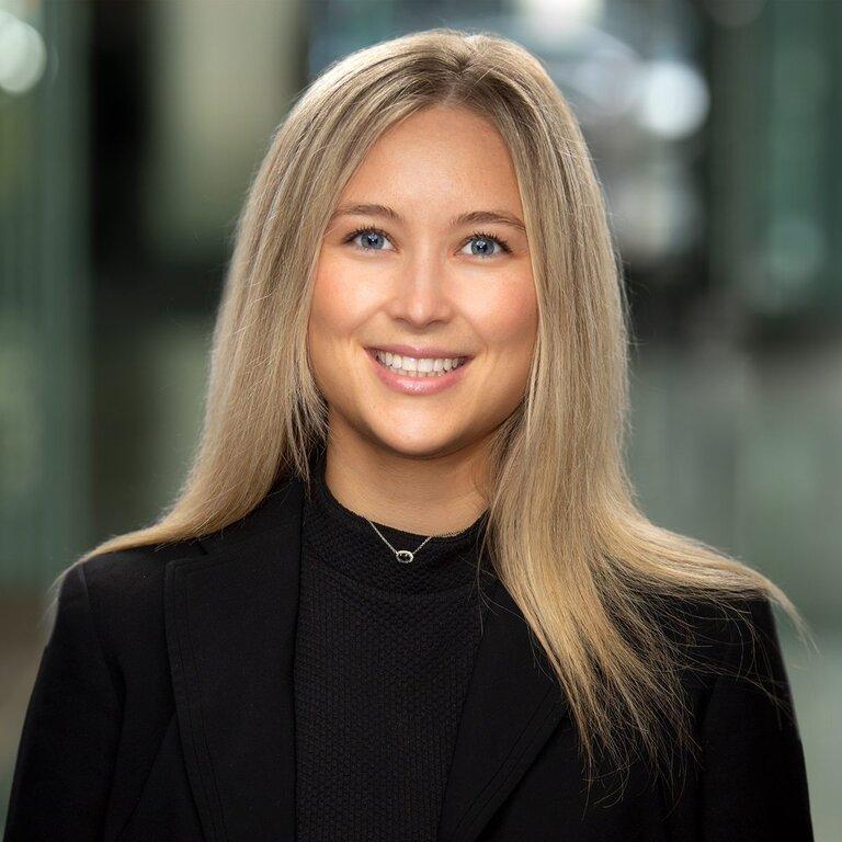 Merrill Lynch Financial Advisor Alexis Ecker