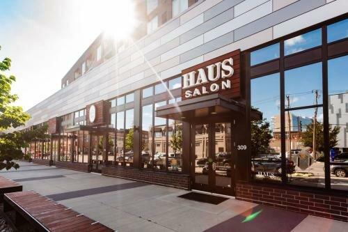 Haus Salon