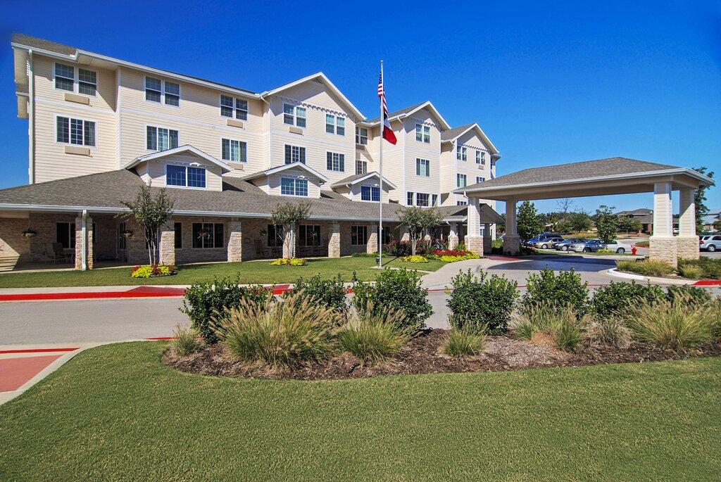 Holiday Dogwood Estates