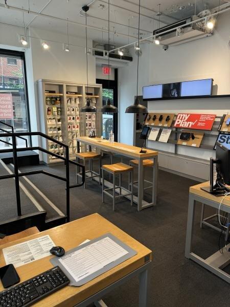 Cellular Sales-Verizon Authorized Retailer