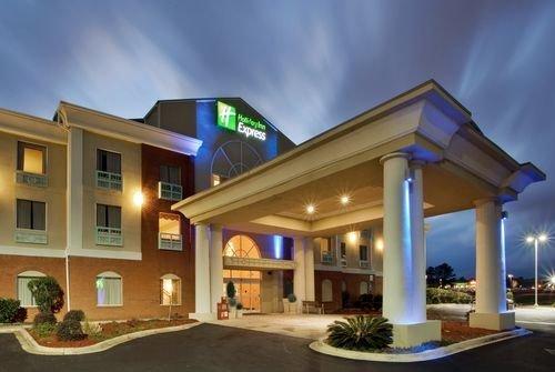 Holiday Inn Express & Suites Thomasville By IHG