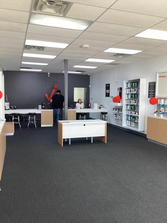 Russell Cellular-Verizon Authorized Retailer