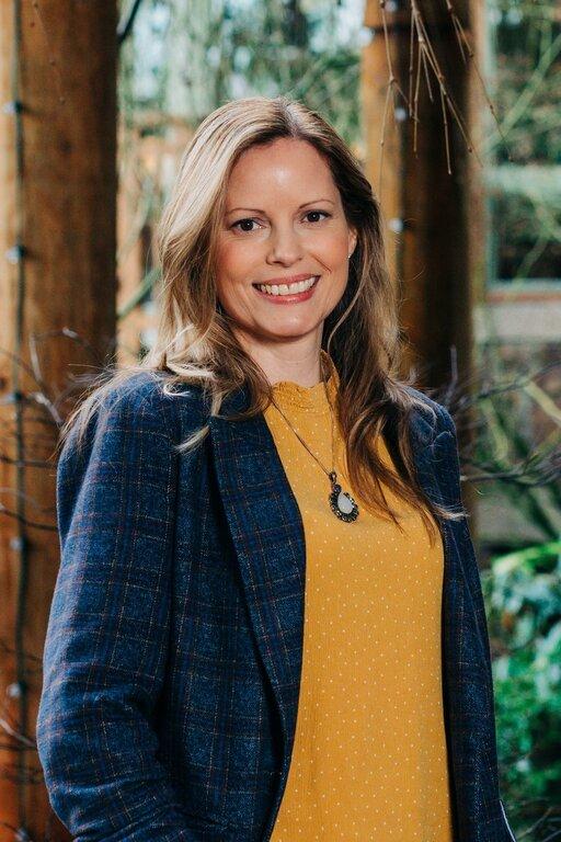 Kristin Seibert, Realtor Paramount Real Estate Group