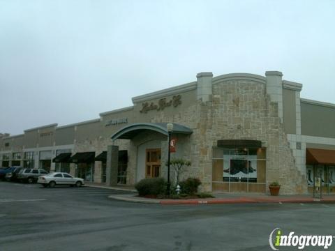 New Balance San Antonio @ Alamo Quarry Market