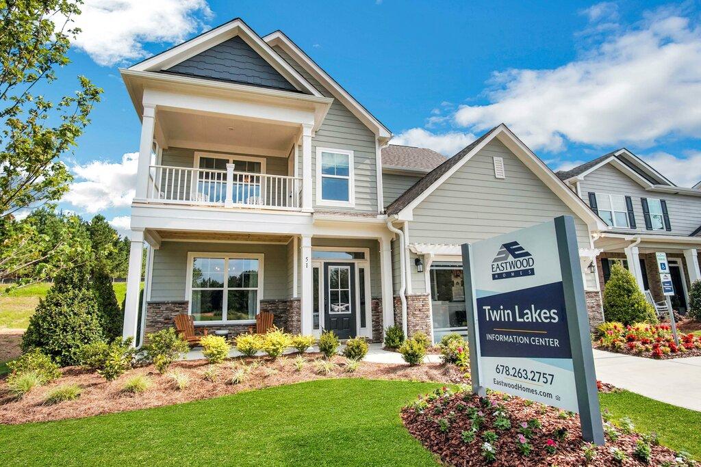 Eastwood Homes at Twin Lakes