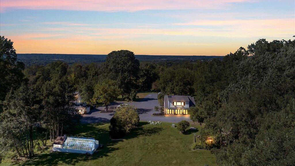 Chimney Hill Estate Inn