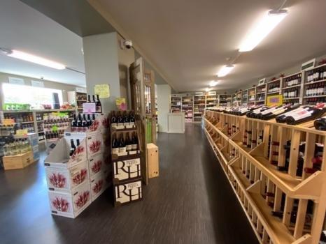 U E Grapes And Grains Liquor Store
