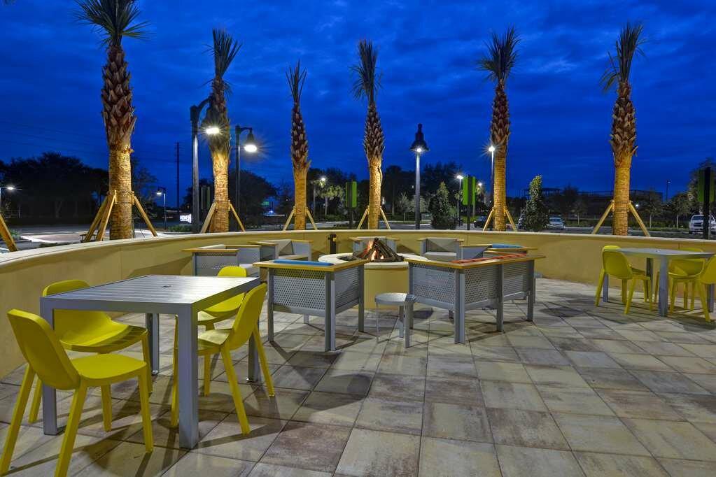 Home2 Suites by Hilton Orlando at Flamingo Crossings Town Center