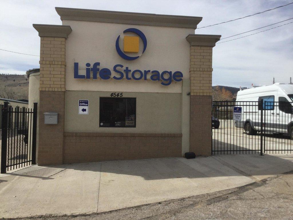 Extra Space Storage