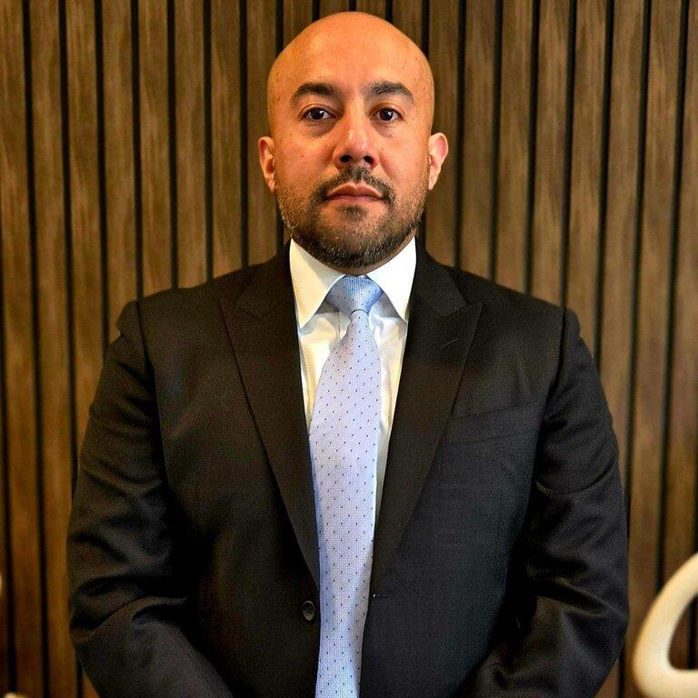 Merrill Lynch Financial Advisor Miguel Munoz