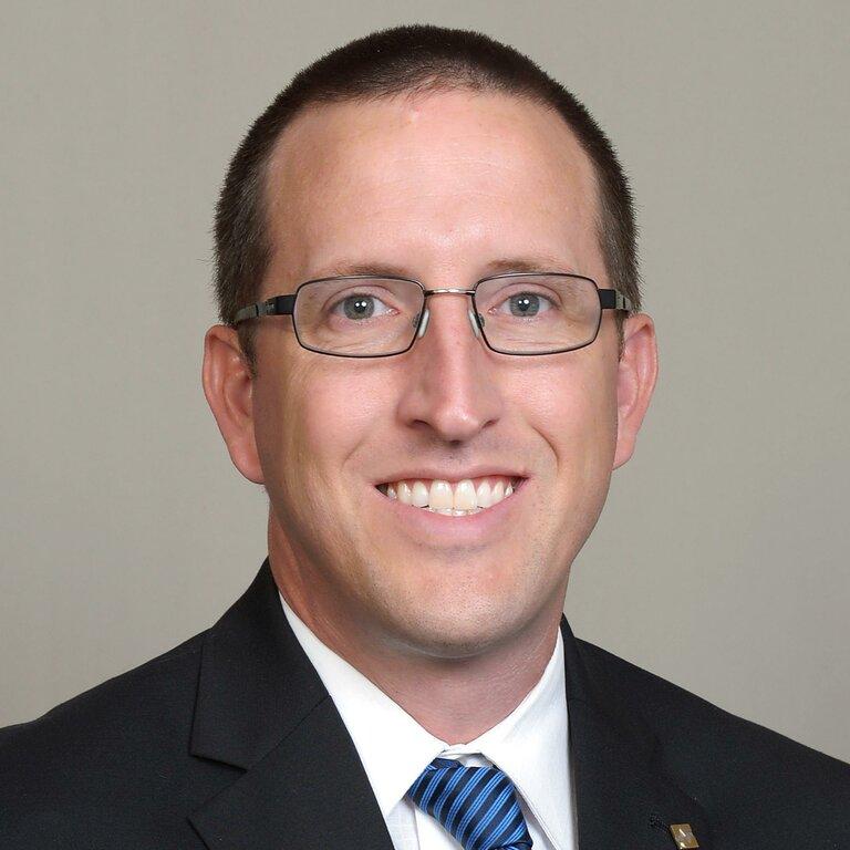 Edward Jones-Financial Advisor: Johnathon M Quinones