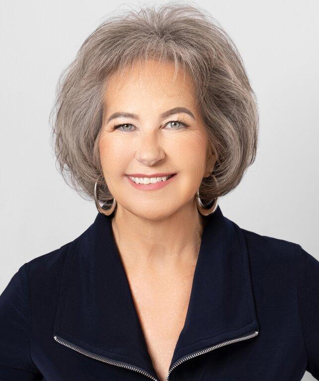 Jeanette Raver, Realtor Realty One New Mexico the Raver Team