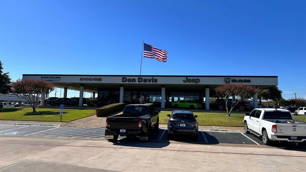 Clay Cooley Chrysler Jeep Dodge Ram