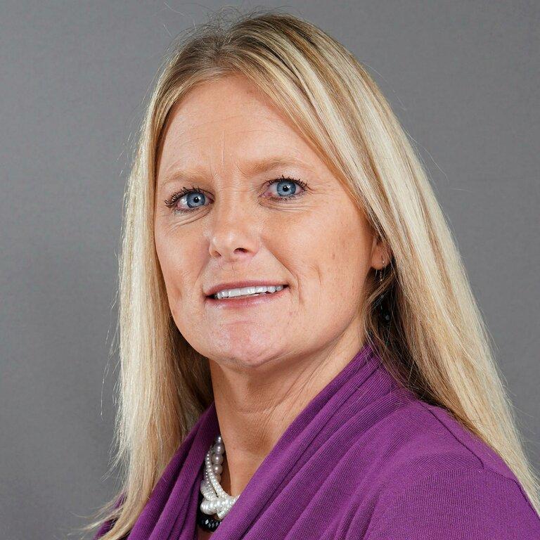 Edward Jones-Financial Advisor: Stoni B Crumpacker