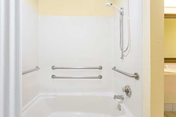 Super 8 by Wyndham Dublin