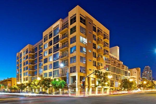 Tenth & G Apartments