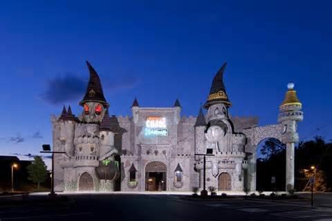 Hannah's Maze of Mirrors