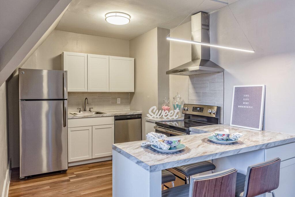 Normandie Apartments