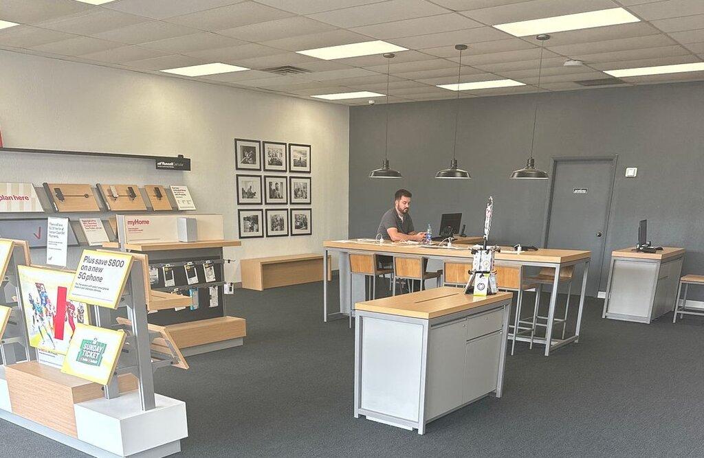 Russell Cellular-Verizon Authorized Retailer