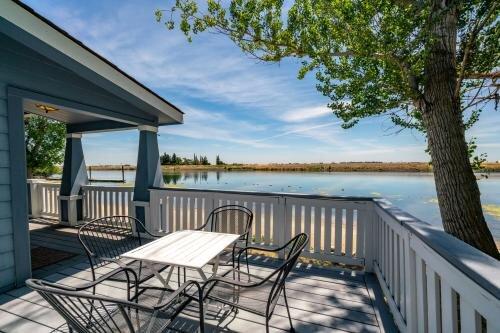 Snug Harbor RV Park & Marina