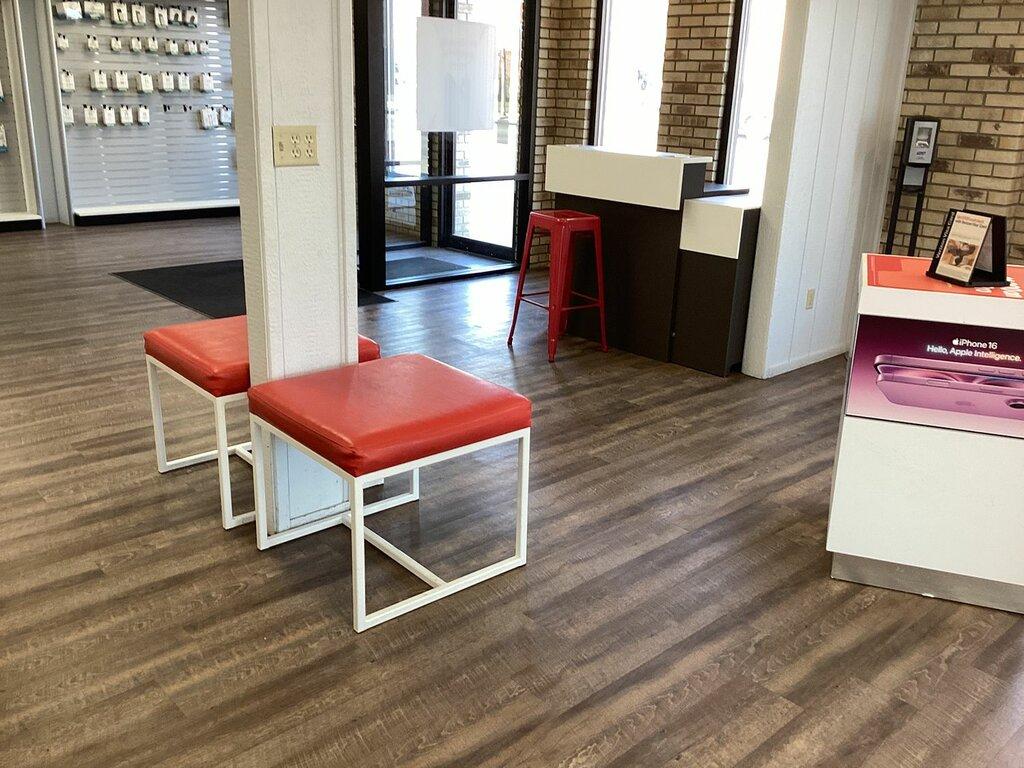 Russell Cellular-Verizon Authorized Retailer