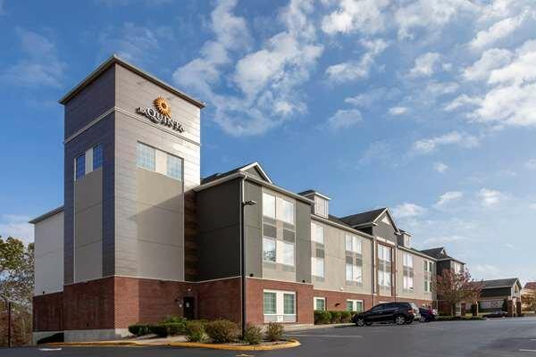 La Quinta Inn & Suites by Wyndham Stonington-Mystic Area
