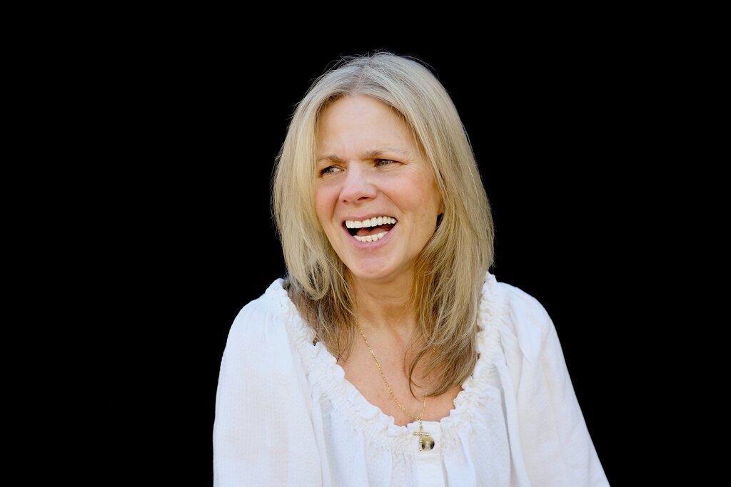 Andra Annette @ Pounds to Go