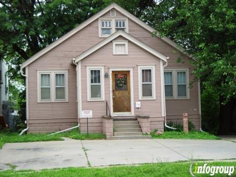 A Head of The Times Hairstyling