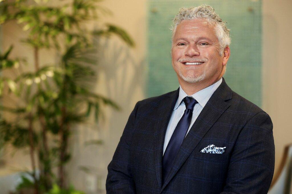 R Douglas Wills, MD, MS, Faaos