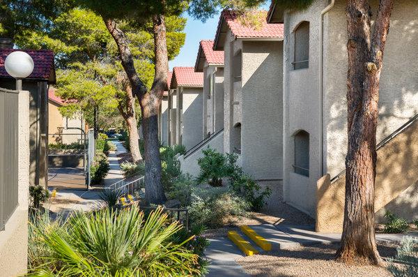 5400 Vistas Apartments