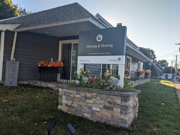 Diane E Hoenig-Private Wealth Advisor, Ameriprise Financial Services, LLC