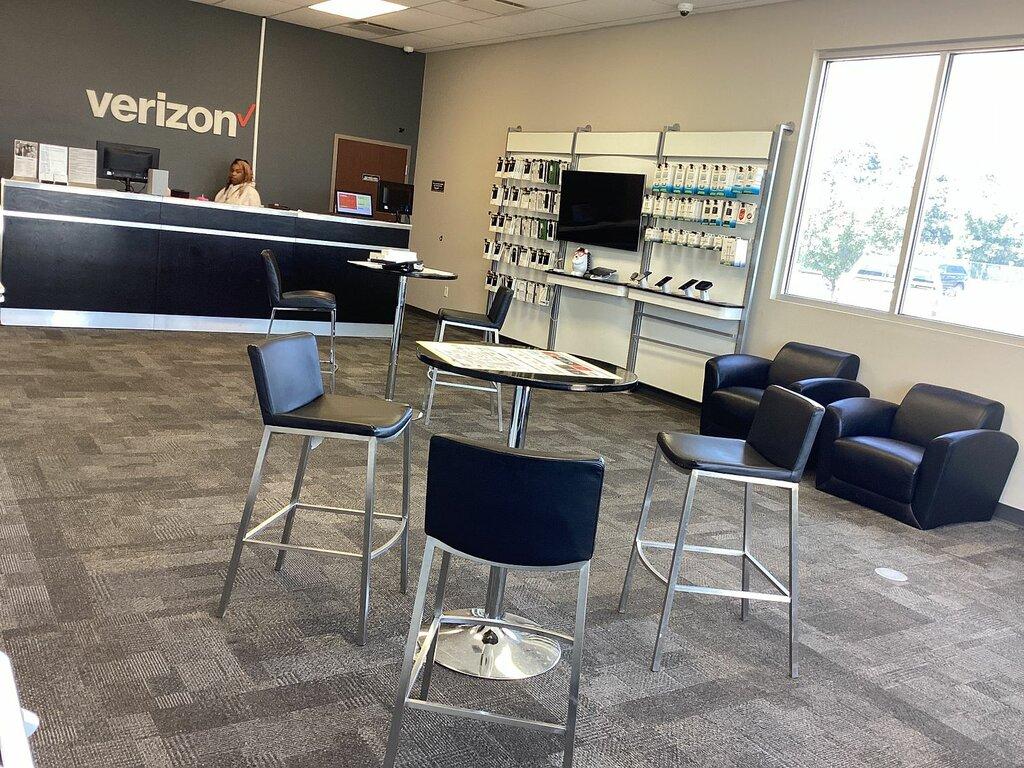 Russell Cellular-Verizon Authorized Retailer