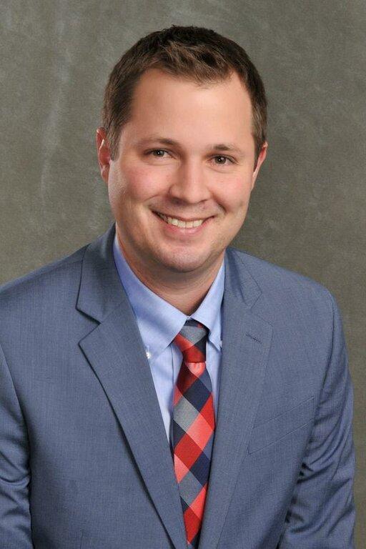Ryan Lange - Edward Jones-Financial Advisor