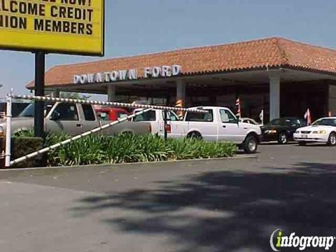 Ford Pro Commercial Center