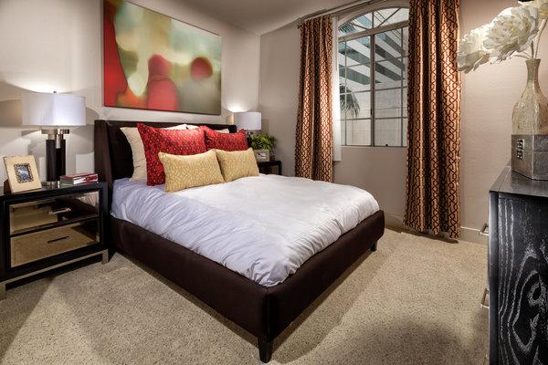 The Preston Miracle Mile Apartments