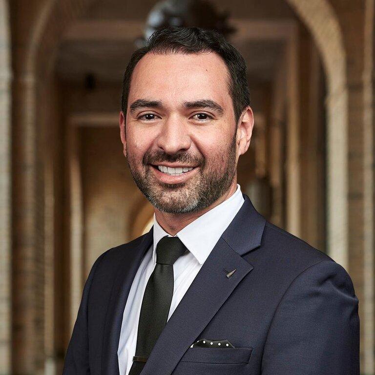 Merrill Lynch Financial Advisor Adolfo Estrella