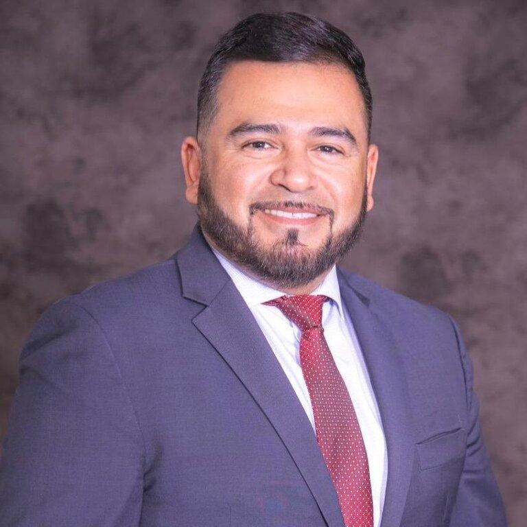 Merrill Lynch Financial Advisor Alejandro Leon Rodriguez