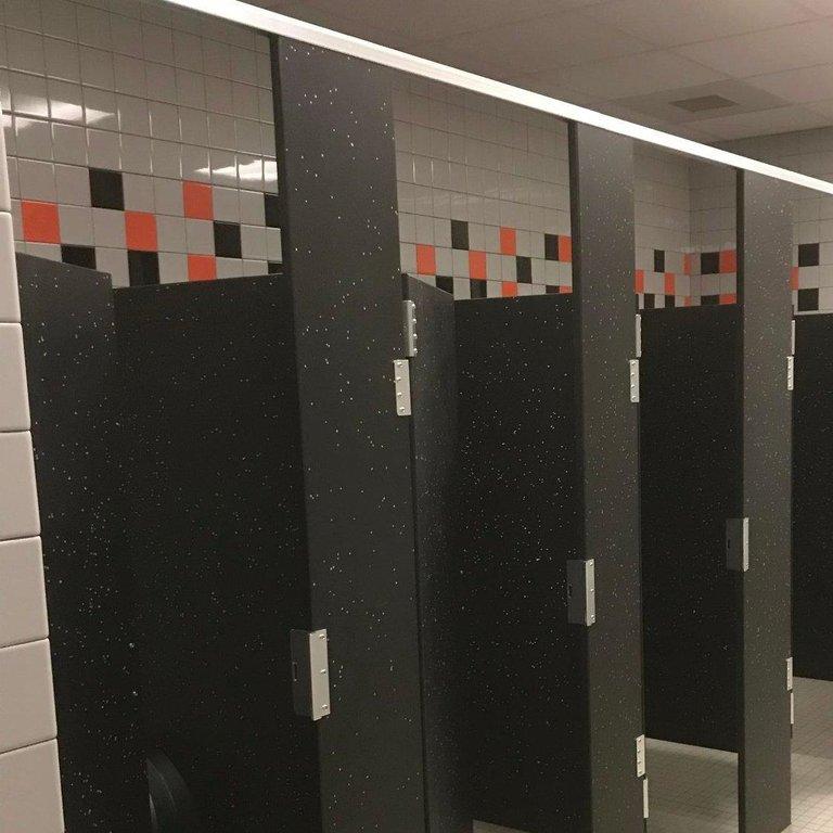 2 E Z Contractors LLC