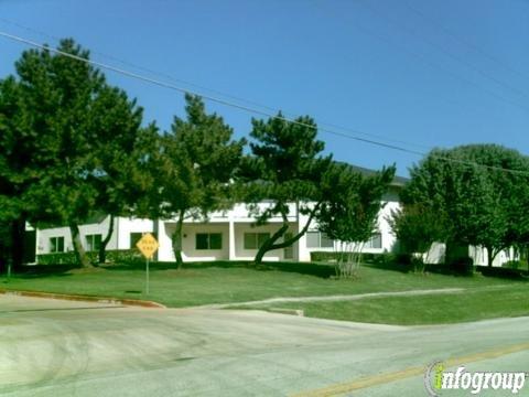 Holiday Arlington Plaza