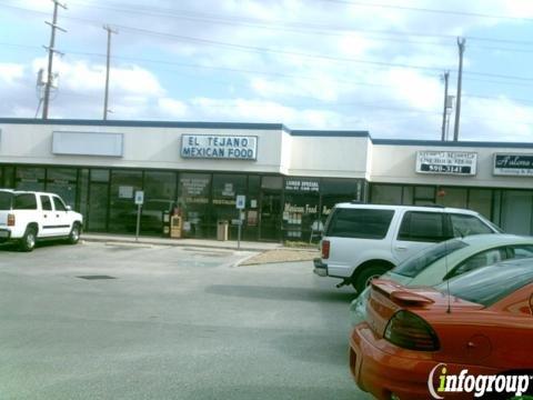 Village Oaks Shopping Center