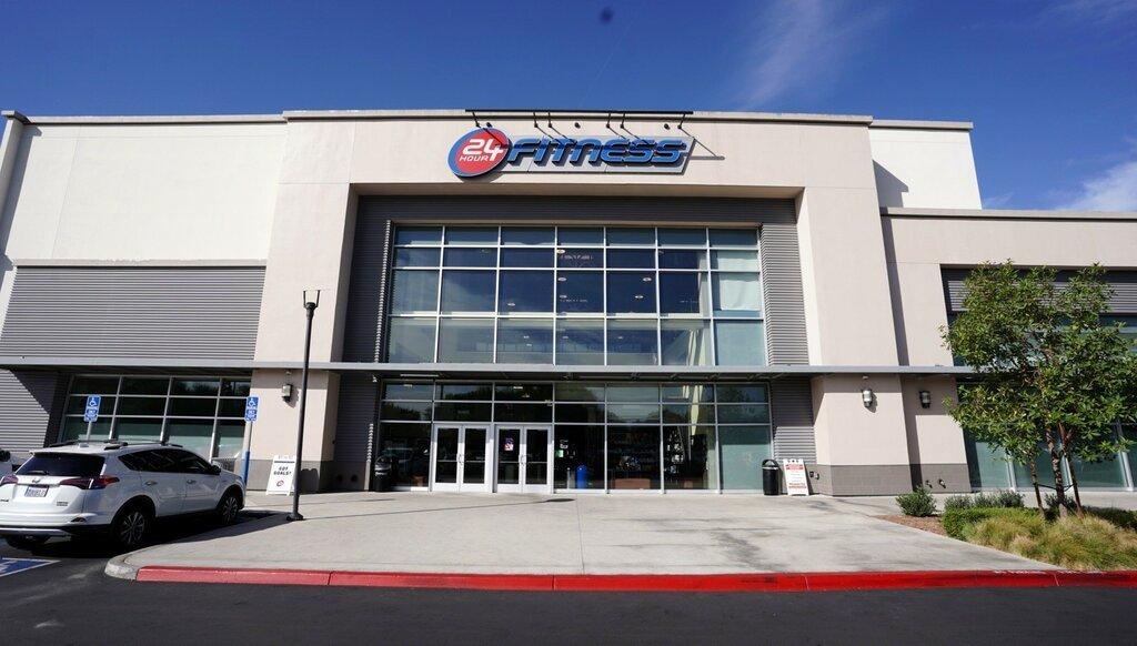 24 Hour Fitness