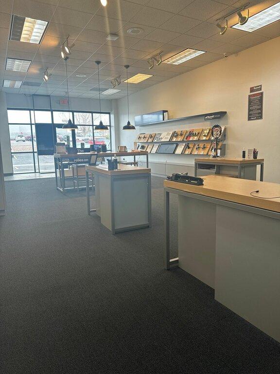 Russell Cellular-Verizon Authorized Retailer