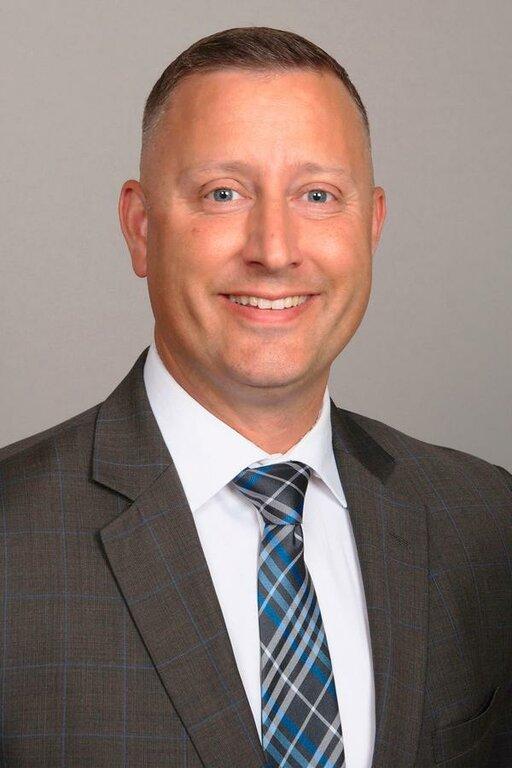 Edward Jones-Financial Advisor: Paul M Lee III