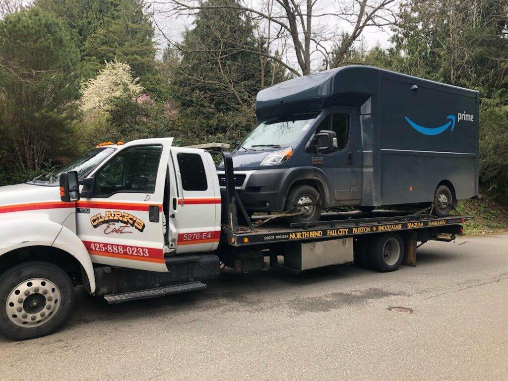 Clark & Son's Issaquah Towing