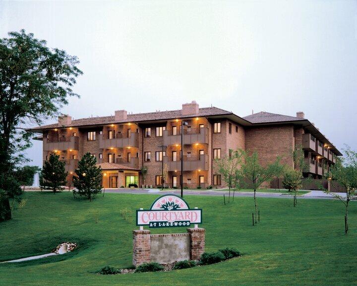 Holiday, the Courtyard at Lakewood