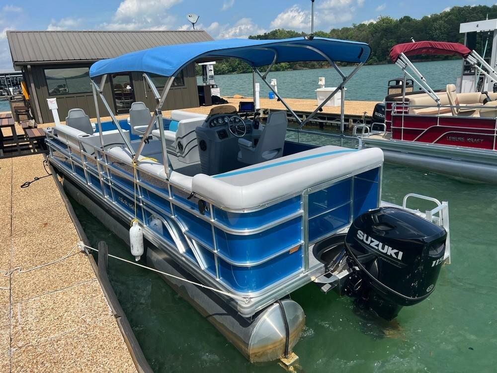 Pontoon Boat Rentals at Cherokee Outdoor Resort