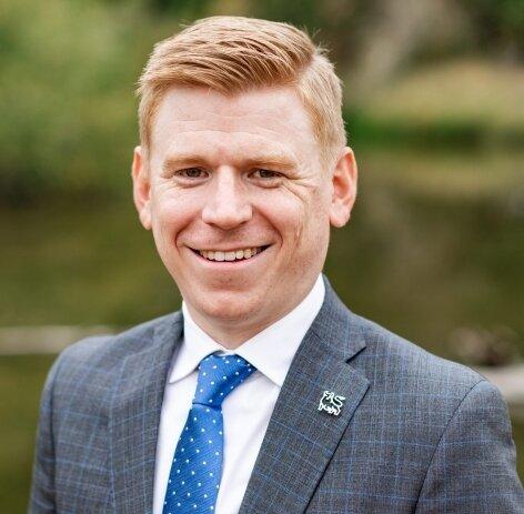 Merrill Lynch Financial Advisor Samuel Stender