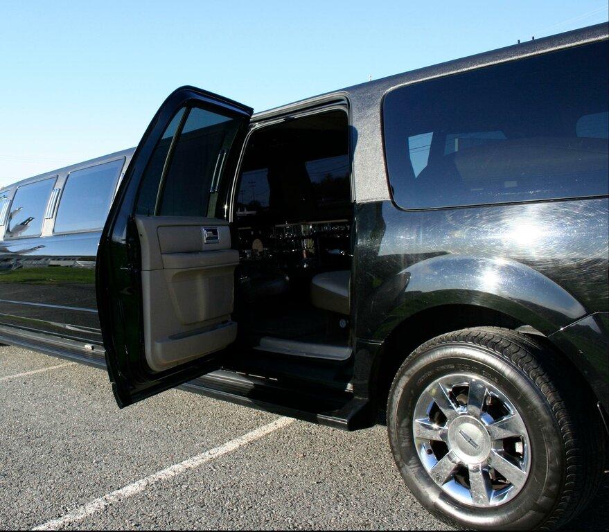 DreamRide Luxury Limos & Yacht Charters