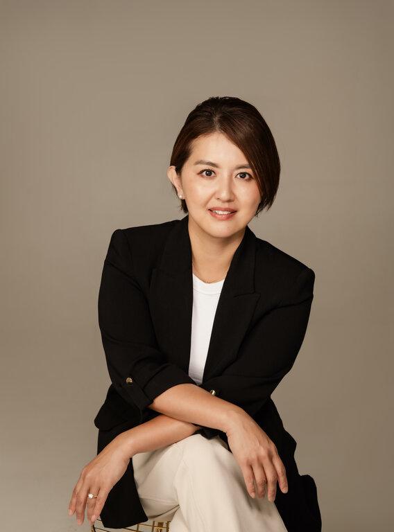 Risa Izquierdo, Realtor Metropolitan Real Estate Group